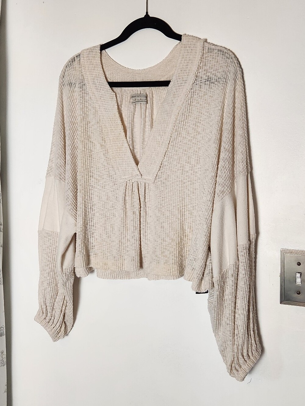 Urban Outfitters Cream Cropped Long Sleeved Top Size M
